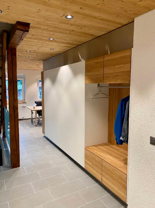 Dressing sur-mesure — réalisation de Dan Bangerter menuiserie et rénovations, Tavannes